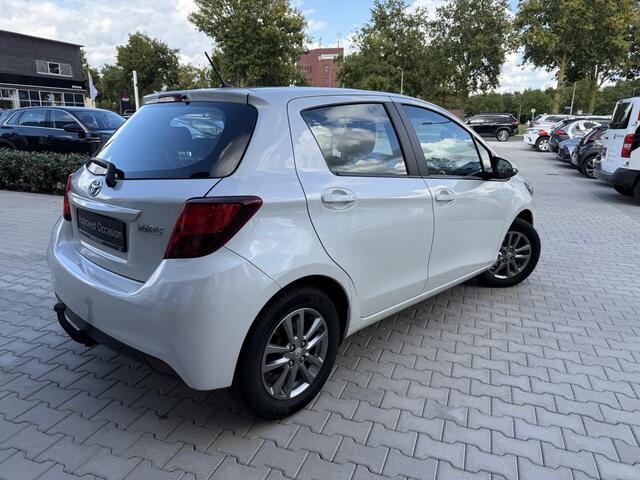 Toyota YARIS 1.3 VVT-i | Navigatie | Trekhaak | Camera |