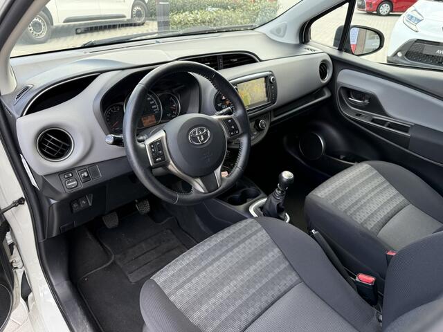 Toyota YARIS 1.3 VVT-i | Navigatie | Trekhaak | Camera |