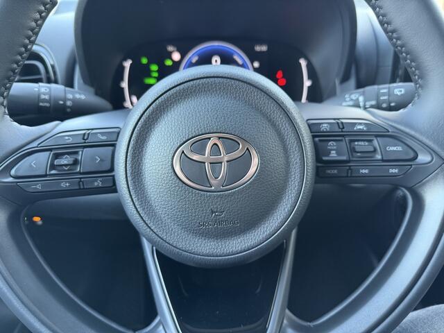 Toyota YARIS 1.5 Hyb. Dynamic | comfort pack | pdc | camera | carplay
