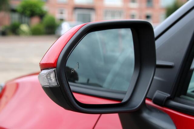 Toyota YARIS Cross 1.5 Hybrid | Elek A-Klep | 360 Cam | Stuur + Stoel verwarming