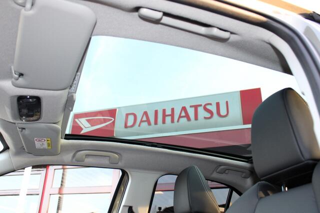 Toyota YARIS Cross 1.5 Hybrid Advenure Bi-Tone Panoramadak