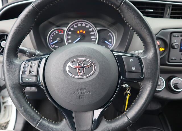 Toyota YARIS 1.0 VVT-i Comfort | dealer oh. | oh. boekje | 4 nw All-seasons