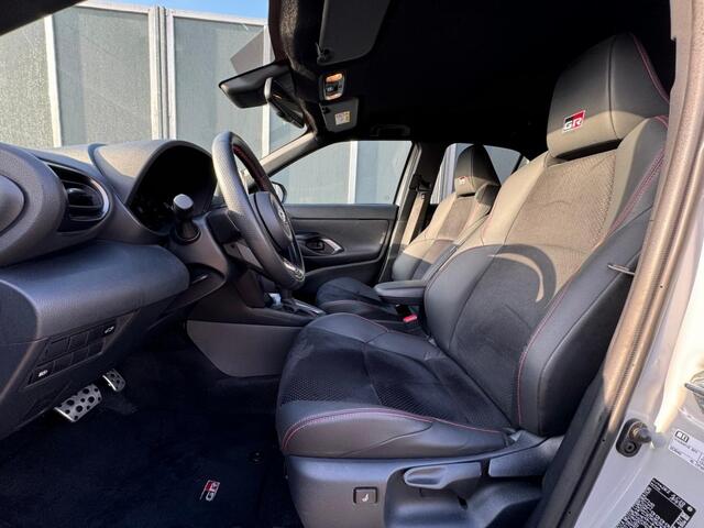 Toyota YARIS Cross 1.5 Hybrid FWD GR Sport | ACC | JBL | Camera | Trekhaak