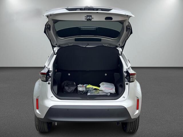 Toyota YARIS Cross 1.5 Hybride 130 pk Black Edition, Safety + Winter pakket.