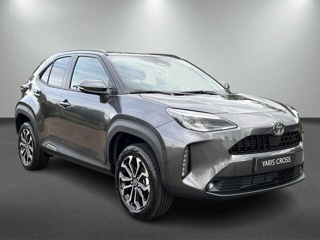 Toyota YARIS Cross 1.5 Hybride 130 pk Black Edition, Safety + Winter pakket.