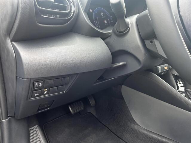 Toyota YARIS 1.5 Hybrid Black edition | Stoel en Stuur verwarming.