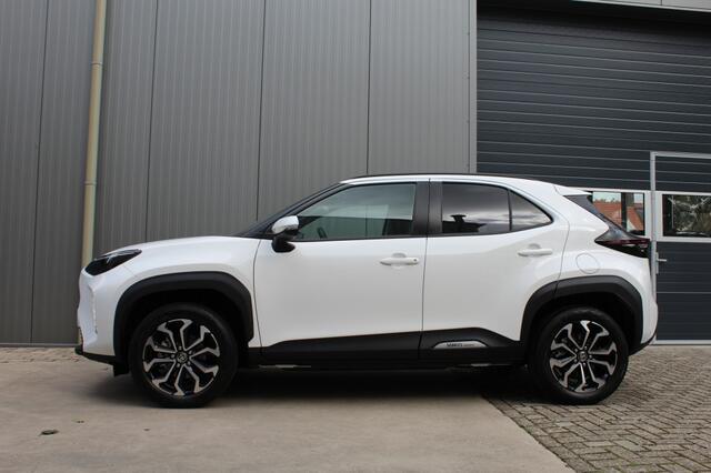 Toyota YARIS Cross 1.5 Hybrid 130pk Teamplayer PDC / BSM / Safety/Winter pakket