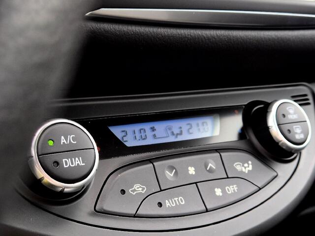 Toyota YARIS 1.5 Hybrid Automaat Design Sport | Stoelverwarming