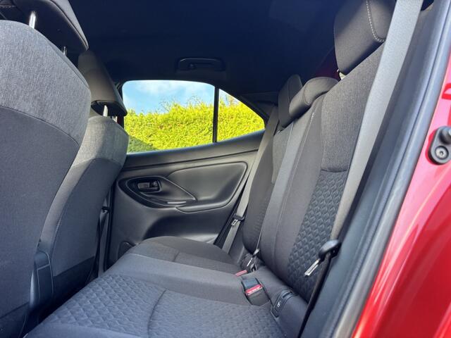 Toyota YARIS Cross Hybrid Automaat | CarPlay | Stuurverwarming