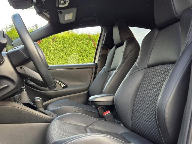 Toyota YARIS 1.5 Hybrid Automaat Executive | Half leder | Camera