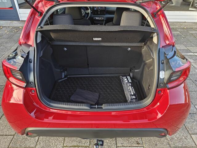 Toyota YARIS 1.5 Hyb. 115 First Edition