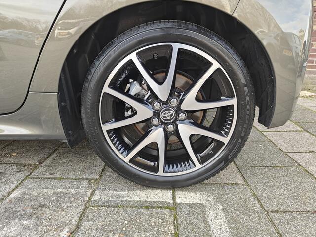 Toyota YARIS 1.5 Hyb. Executive | PANODAK |