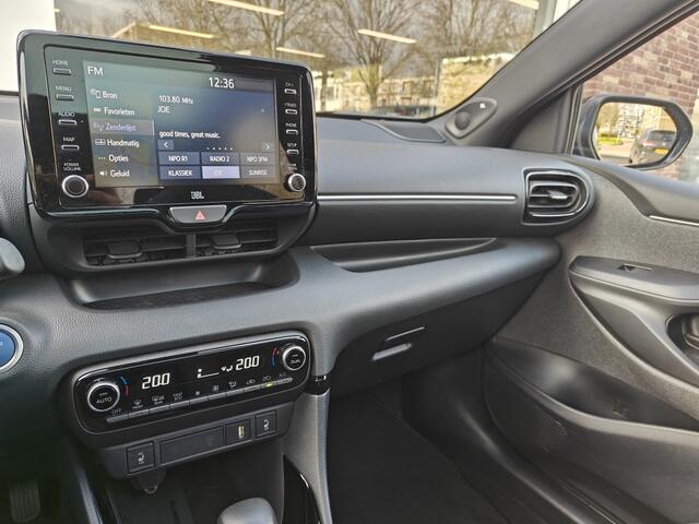 Toyota YARIS 1.5 Hyb. Executive | PANODAK |