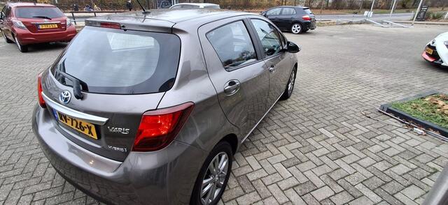 Toyota YARIS 1.5 Hybrid Aspiration Navi | All-in
