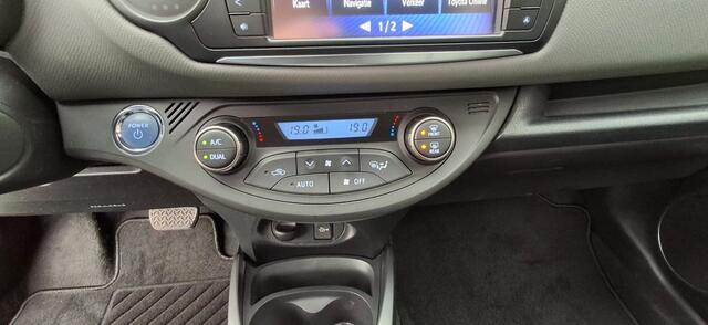Toyota YARIS 1.5 Hybrid Aspiration Navi | All-in