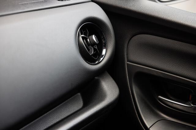 Toyota YARIS 1.5 VVT-i Dynamic | Stoelverwarming | Camera | Trekhaak |