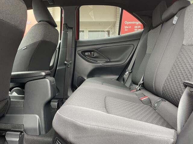 Toyota YARIS Cross 1.5 Hybrid 115 First Edition | Comfort Pack | Sensoren v/a |