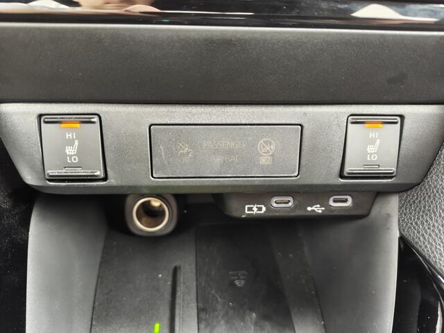 Toyota YARIS 1.5 Hybrid 130 Executive | NL Auto | Sensoren v/a | Stoel & Stuu