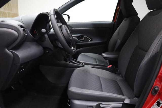 Toyota YARIS Cross 1.5 Hybrid 130 Dynamic + Comfort Pack | MY2026 | Adaptive-cruise | Camera | Clima | Apple Carplay & Android Auto | Navigatie | Keyless | Parkeerhulp | Stoel & Stuurverwarming | Dodehoekdetectie