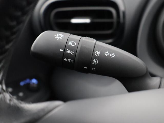 Toyota YARIS Cross 1.5 HYBRID BI-TONE PACK GARANTIE 11-2033 BIJNA 2024.CLIMA.CRUISE ADAPTIEF. PARKEER CAMERA.