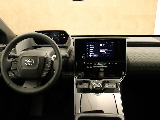 Toyota bZ4X Active 71 kWh SOH 100,5%! - ORIGINEEL NEDERLANDSE AUTO - ADAPTIEVE CRUISE CONTROL - KEYLESS START/ENTRY - APPLE CARPLAY/ANDROID AUTO - CLIMATE CONTROL - ACHTERUITRIJCAMERA - NAVIGATIE FULL MAP - LICHTMETALEN VELGEN 18 INCH
