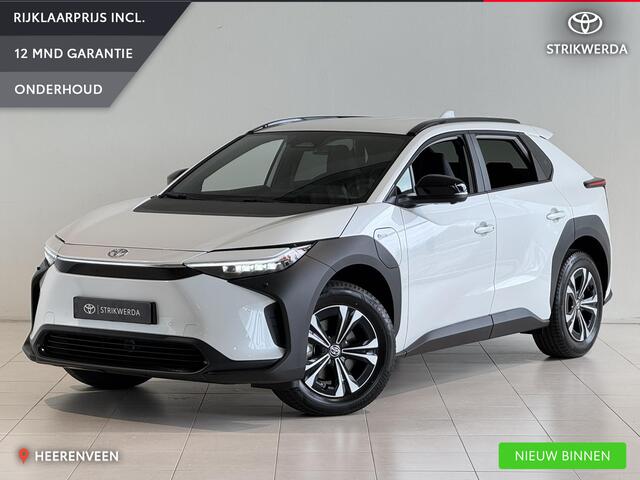 Toyota bZ4X Dynamic 71 kWh 3-fase | Platinum pearl white | BSM | Keyless | Elektr. Klep | Nieuw uit voorraad leverbaar |