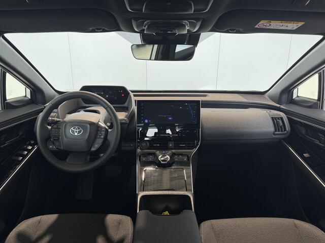 Toyota bZ4X Dynamic 71 kWh 3-fase | Platinum pearl white | BSM | Keyless | Elektr. Klep | Nieuw uit voorraad leverbaar |