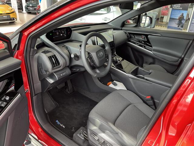 Toyota bZ4X Dynamic 71 kWh | Nu met extra voorraad korting | Bi-Tone | Panoramadak | Nieuw en direct leverbaar