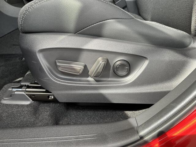 Toyota bZ4X Dynamic 71 kWh | Nu met extra voorraad korting | Bi-Tone | Panoramadak | Nieuw en direct leverbaar