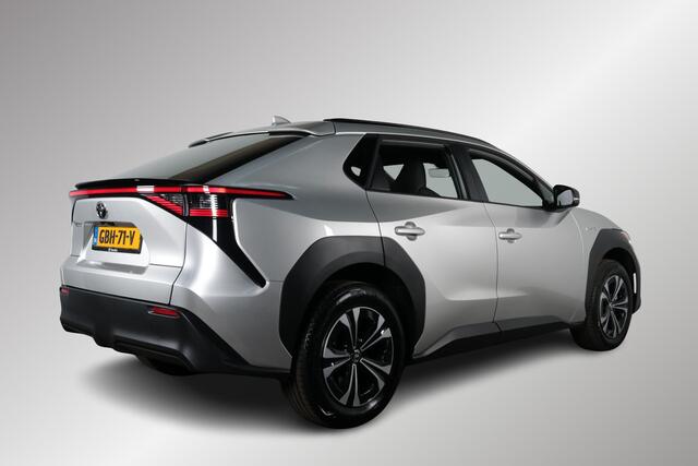 Toyota bZ4X Active 71 kWh, 3 Fase, Navigatie, Climate & Cruise control, Parkeercamera!