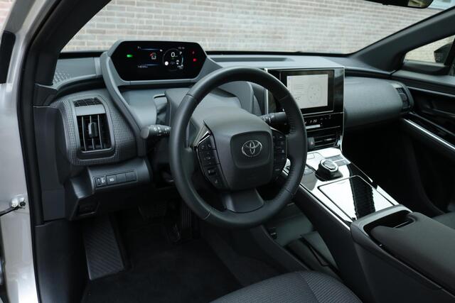 Toyota bZ4X Active 71 kWh, 3 Fase, Navigatie, Climate & Cruise control, Parkeercamera!