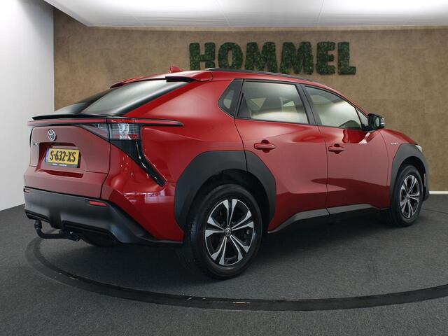 Toyota bZ4X Active 71 kWh SOH 97.9%!! - ORIGINEEL NEDERLANDSE AUTO - TREKHAAK (TREKGEWICHT 750 KG) - ADAPTIEVE CRUISE CONTROL - APPLE CARPLAY/ANDROID AUTO - CLIMATE CONTROL - NAVIGATIE FULL MAP - CAMERA - KEYLESS ENTRY/START