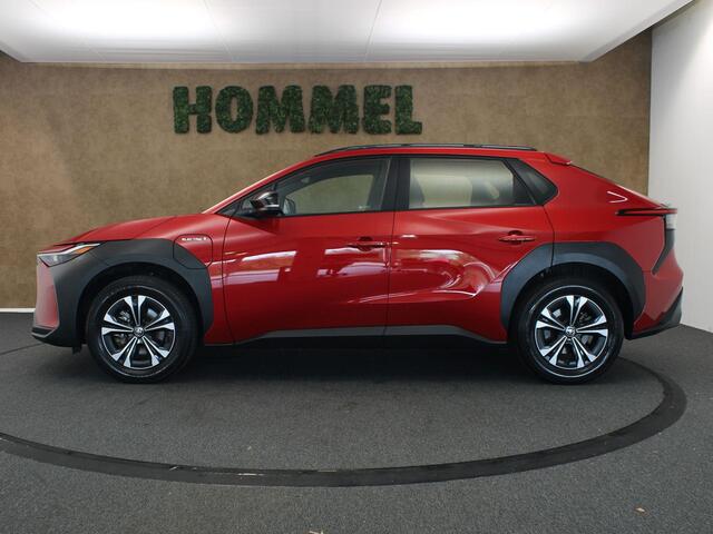 Toyota bZ4X Active 71 kWh SOH 97.9%!! - ORIGINEEL NEDERLANDSE AUTO - TREKHAAK (TREKGEWICHT 750 KG) - ADAPTIEVE CRUISE CONTROL - APPLE CARPLAY/ANDROID AUTO - CLIMATE CONTROL - NAVIGATIE FULL MAP - CAMERA - KEYLESS ENTRY/START