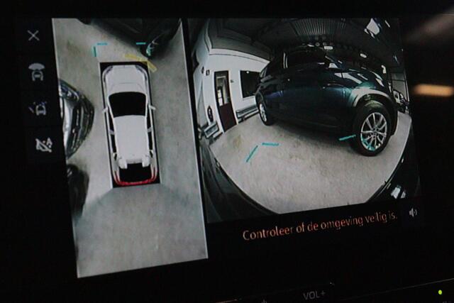 Toyota bZ4X Team D 71 kWh | NAVI | 360-CAMERA + PDC | STUUR / STOELVERW | ADAP CRUISE | LANE-ASSIST / WARNING |