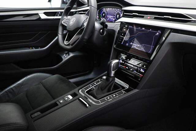 Volkswagen Arteon Shooting Brake 1.4 TSI eHybrid Business+ | NAVIGATIE PACK | STUURVERWARMING | CAMERA | 19"