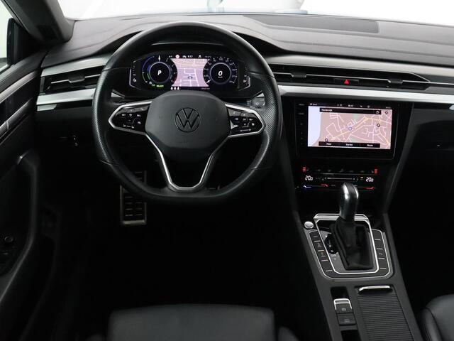 Volkswagen Arteon 1.4 TSI eHybrid Elegance | Nappaleder | Stoel & stuurverwarming | Camera | Massage | Matrix LED | Adaptive cruise | Navigatie | Achterbankverwarming | Virtual Cockpit | PHEV