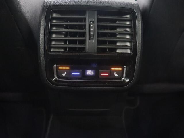 Volkswagen Arteon 1.4 TSI eHybrid R-Line | Panoramadak | Leder | Head-Up | Stoelverwarming | 360 Camera | Matrix LED | Massage | Park Assist | Sportstoelen | Keyless | Achterbankverwarming | Carplay | PHEV