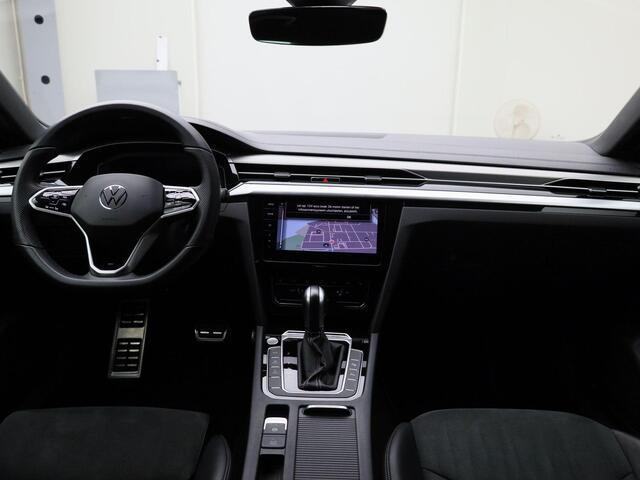 Volkswagen Arteon Shooting Brake 1.4 TSIeHybrid 160kW/218PK R-Line DSG · Panoramadak · Trekhaak · Camera · Apple/Android Car Play · Achterbank verwarmd · Massagefunctie