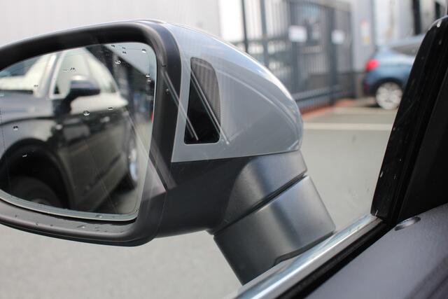 Volkswagen Arteon Shooting Brake 2.0 TSI R-Line 190PK DSG Panoramadak | Navigatie | Trekhaak | Side Assist | Camera