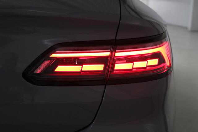 Volkswagen Arteon Shooting Brake 2.0 TSI R-Line 190PK DSG Panoramadak | Navigatie | Trekhaak | Side Assist | Camera