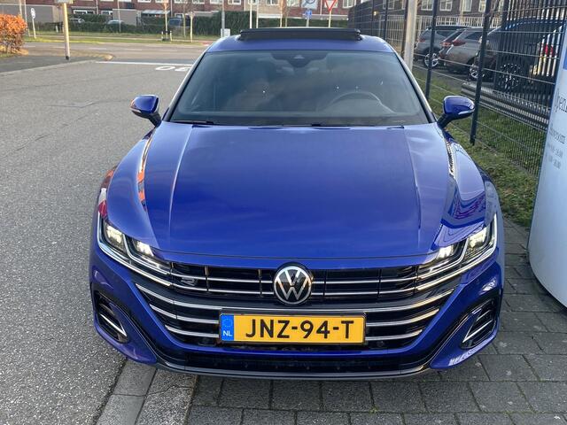 Volkswagen Arteon Shooting Brake 1.4 TSI eHybrid R-Line Business+ met o.a. panodak, Winterpakket, trekhaak, LED, sfeer, etc.