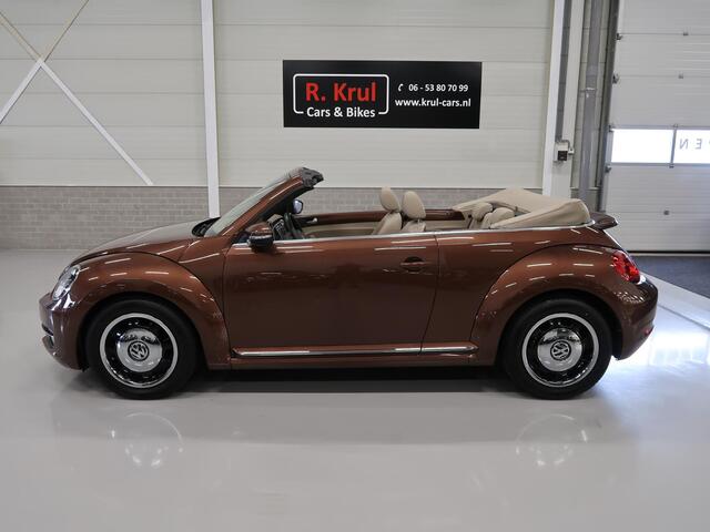 Volkswagen BEETLE (NEW) Cabriolet 1.2 TSI Exclusive Edition Leer Airco-ecc Camera Navigatie Android auto 17 inch Circle Black PDC Stoelverwarming Boekjes aanwezig Elektrische kap