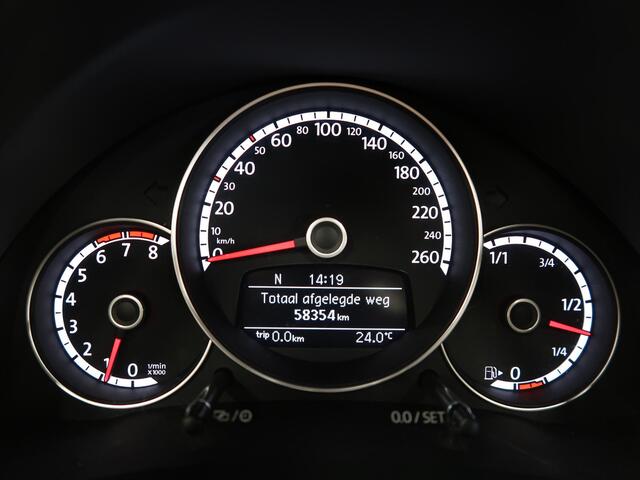 Volkswagen BEETLE (NEW) Cabriolet 1.2 TSI Exclusive Edition Leer Airco-ecc Camera Navigatie Android auto 17 inch Circle Black PDC Stoelverwarming Boekjes aanwezig Elektrische kap