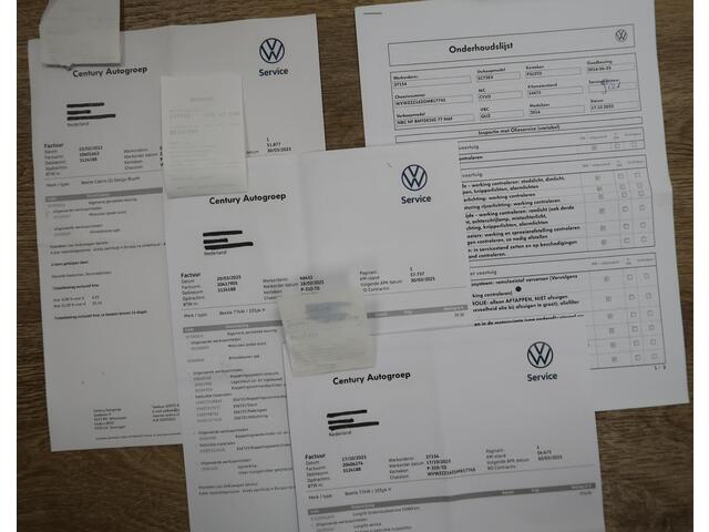 Volkswagen BEETLE (NEW) Cabriolet 1.2 TSI Exclusive Edition Leer Airco-ecc Camera Navigatie Android auto 17 inch Circle Black PDC Stoelverwarming Boekjes aanwezig Elektrische kap