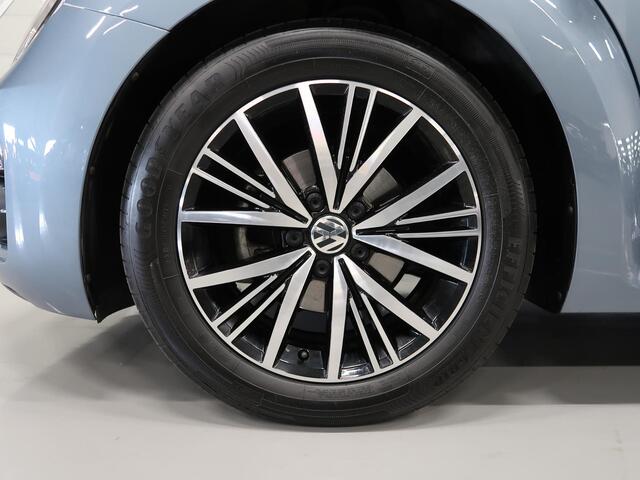 Volkswagen BEETLE (NEW) Cabriolet 1.2 TSI Sound Airco-ecc Navigatie App connect Bluetooth Stoelverwarming Boekjes Sportvelgen 17 inch Parkeersensoren Windscherm 2e Eigenares Nieuwstaat