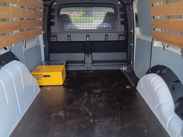 Volkswagen CADDY Cargo 2.0 TDI 102PK Comfort, AIRCO, NAVIGATIE, SPORTSTOELEN, 18" LMV, incl. 6 MND BOVAGGARANTIE