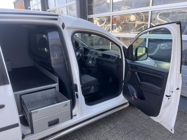 Volkswagen CADDY 2.0 TDI L1H1 BMT Comfortline Bpm vrij Laderkast Airco Cruise controle Kastinrichting Trekhaak 1400kg trekgewicht Schuifdeur Telefoon verbinding 1e eigenaar Euro 6