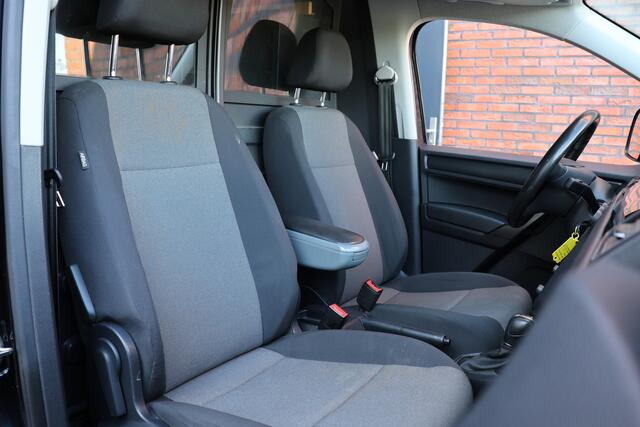 Volkswagen CADDY 2.0 TDI 185 PK DSG Exclusive | ACC | Camera | CarPlay | Bi-Xenon | Alarm | Trekhaak | DAB | MF Stuur | Front Assist | NAP Logisch | NL Auto