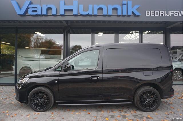 Volkswagen CADDY 2.0TDI 122PK DSG AUT Black Edition BPM VRIJ!! Apple Carplay, Camera, LED, 18" Velgen, Trekhaak C01