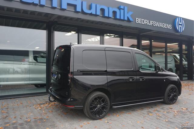 Volkswagen CADDY 2.0TDI 122PK DSG AUT Black Edition BPM VRIJ!! Apple Carplay, Camera, LED, 18" Velgen, Trekhaak C02